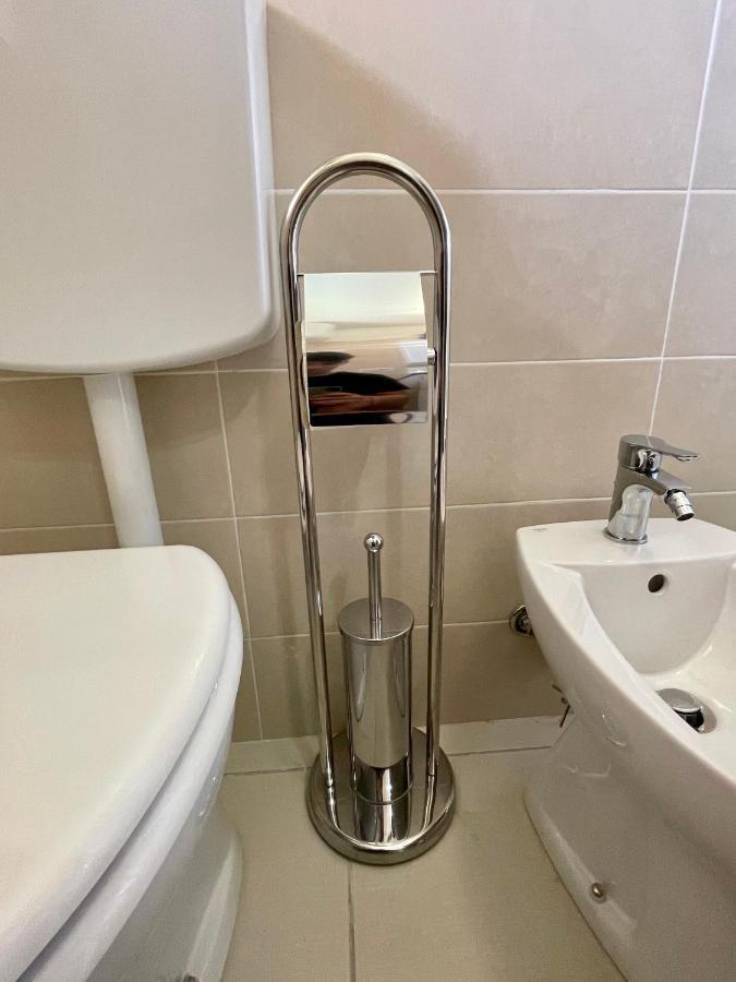 Bnb Il Bicciolano 2 - Bilocale Fronte Ospedale Verceil Extérieur photo